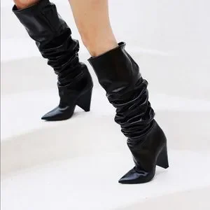 ブーツその他 SAINT LAURENT NIKI LEATHER BOOTS Saint Laurent Niki Leather YSL Buckle Ankle Booties | Neiman